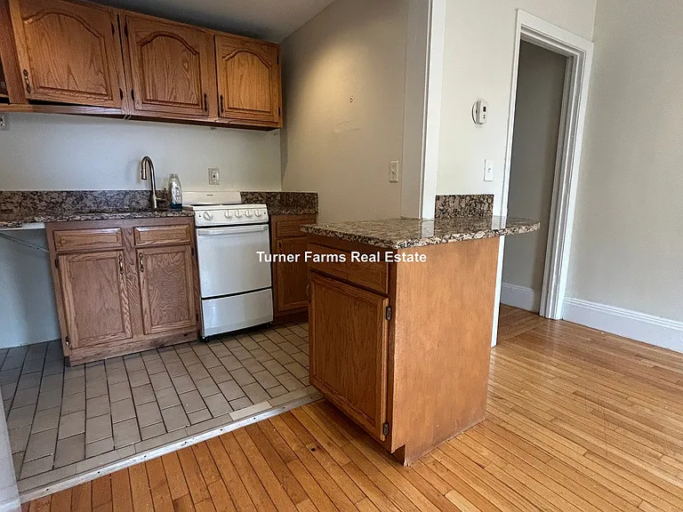14 Wait St #3 — Photo 2