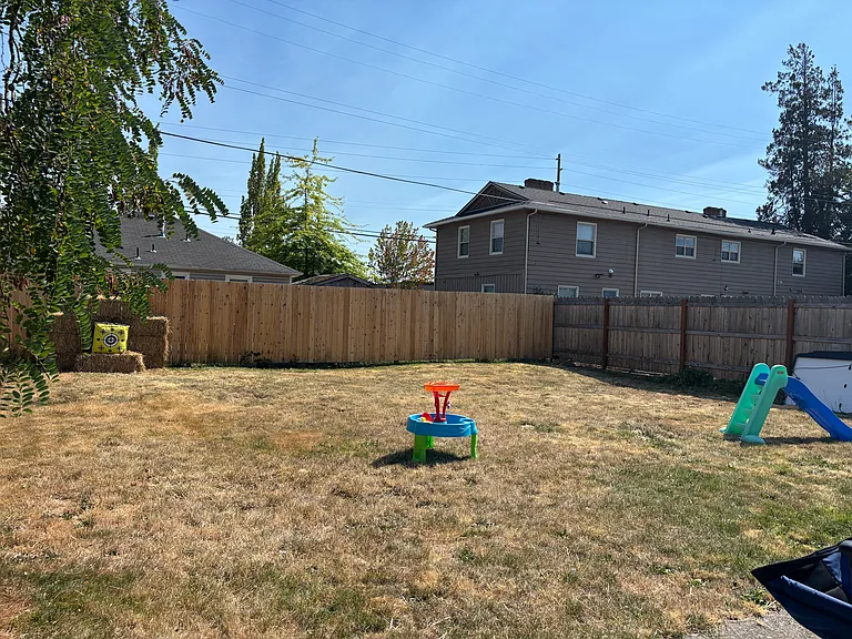 1040 16th Ave SW — Photo 8