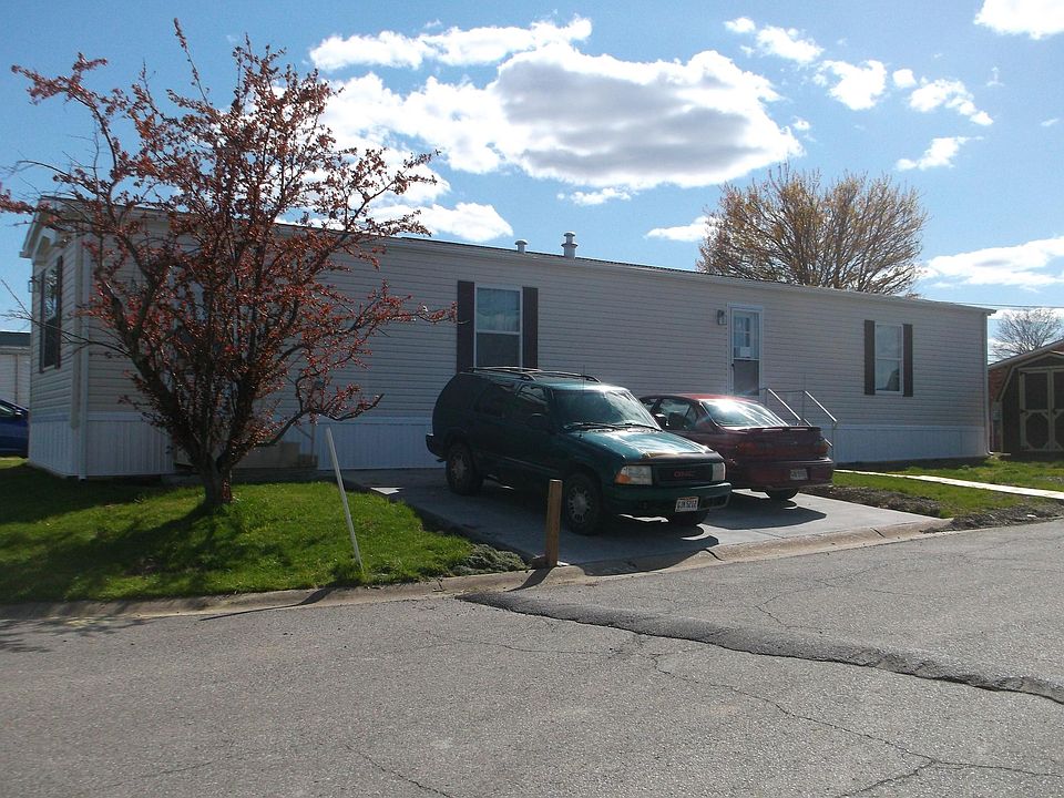 1st image of 51 Concord Dr