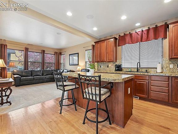 4th image of 2244 Saint Paul Dr