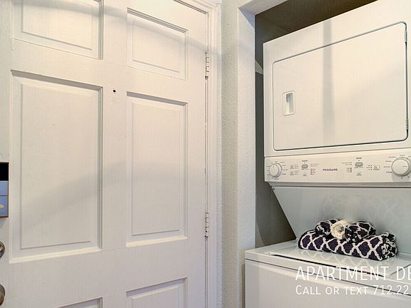 4th image of 3007 Hillcroft St #641