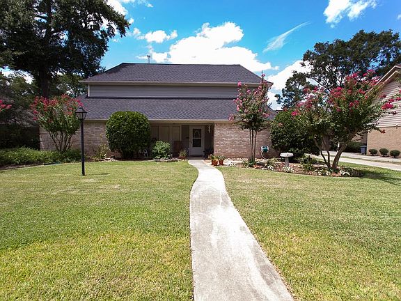 Oversized cul de sac lot