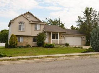 1182 W 1000 N, Clinton, UT 84015