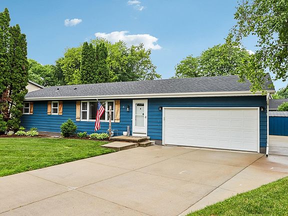3rd image of 6 Green Ridge Ct
