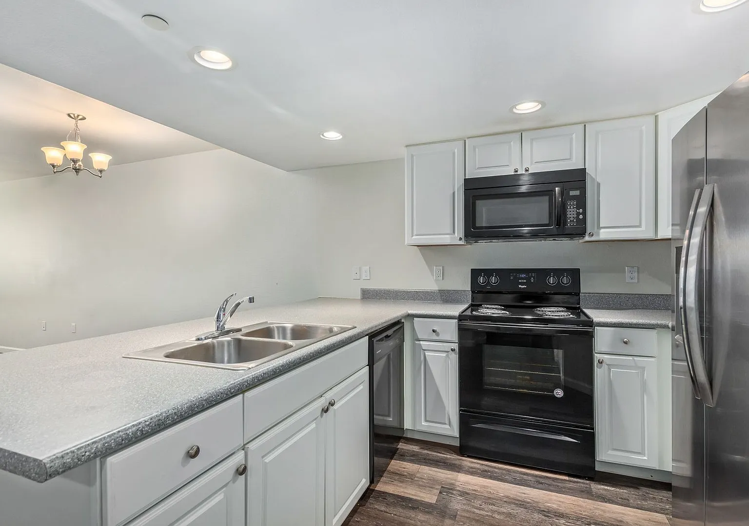 Venture Townhomes on 17th — Photo 4