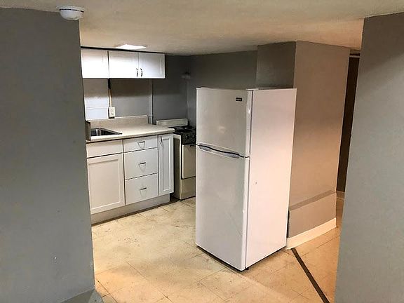 2nd image of 315 N Henry St #B-1