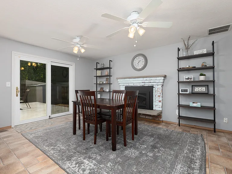 8442 Hawksridge Dr SE — Photo 8
