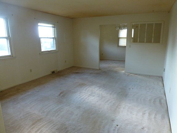 3rd image of 908 Sombrero Dr