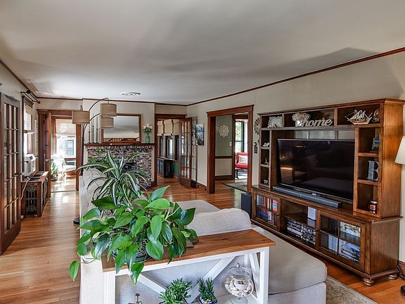 3rd image of 407 Union Ave