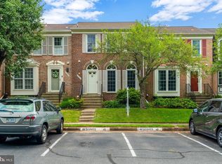 13421 Foxhole Dr, Fairfax, VA 22033