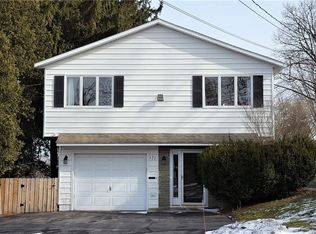 171 Clover Ridge Dr, Syracuse, NY 13206