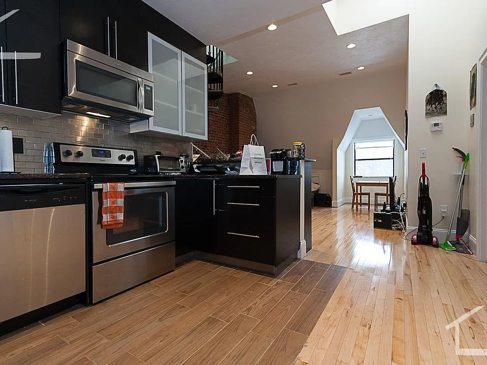 1233 Beacon St #5A