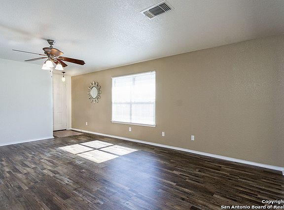4th image of 7907 Cortland Oak