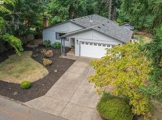 21035 S Mossy Rock Ct, Oregon City, OR 97045