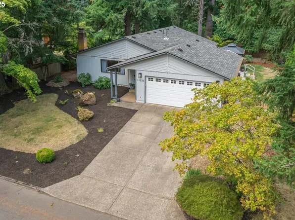 21035 S Mossy Rock Ct, Oregon City, OR 97045