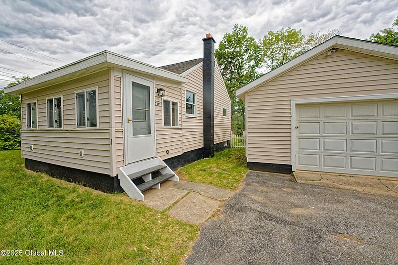 2nd image of 1 Ryder Avenue