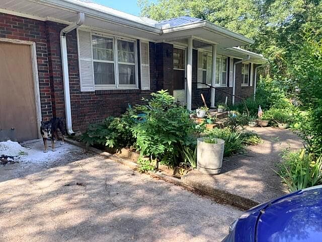 2nd image of 1383 Evans Rd