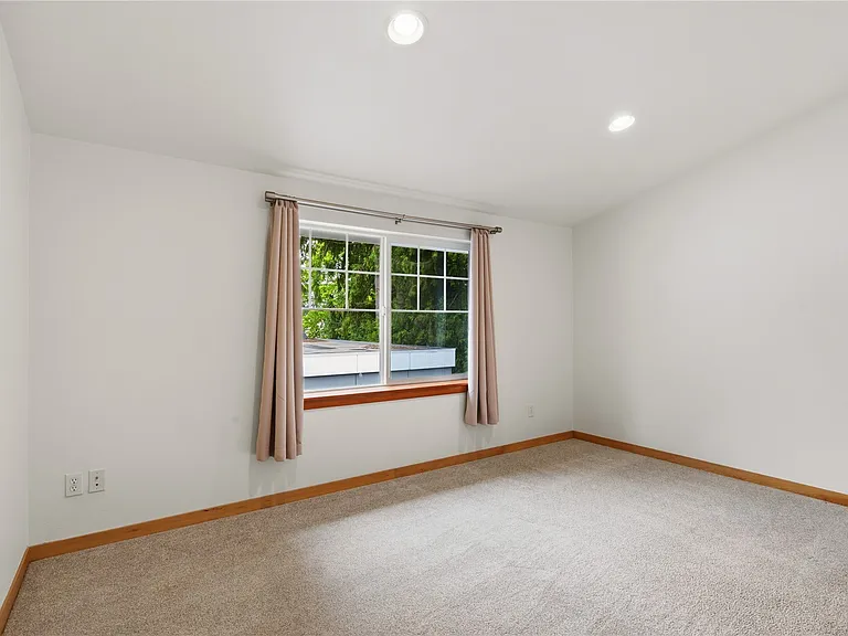 10520 Whitman Ave N #C — Photo 15