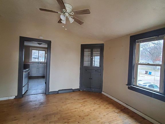 5th image of 308 N Park St
