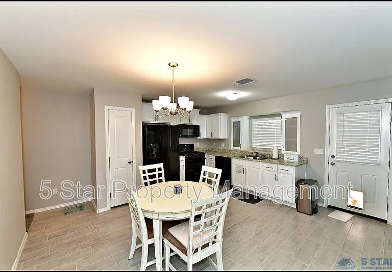 5129 Rose Elise St — Photo 9