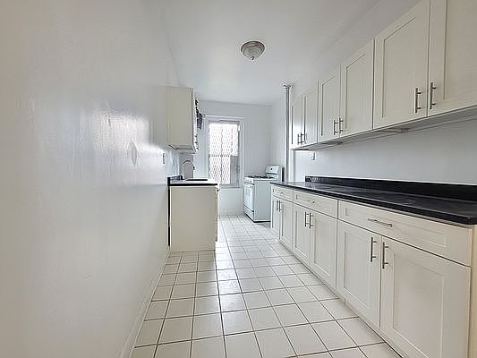 3rd image of 226 W 242nd St #4D