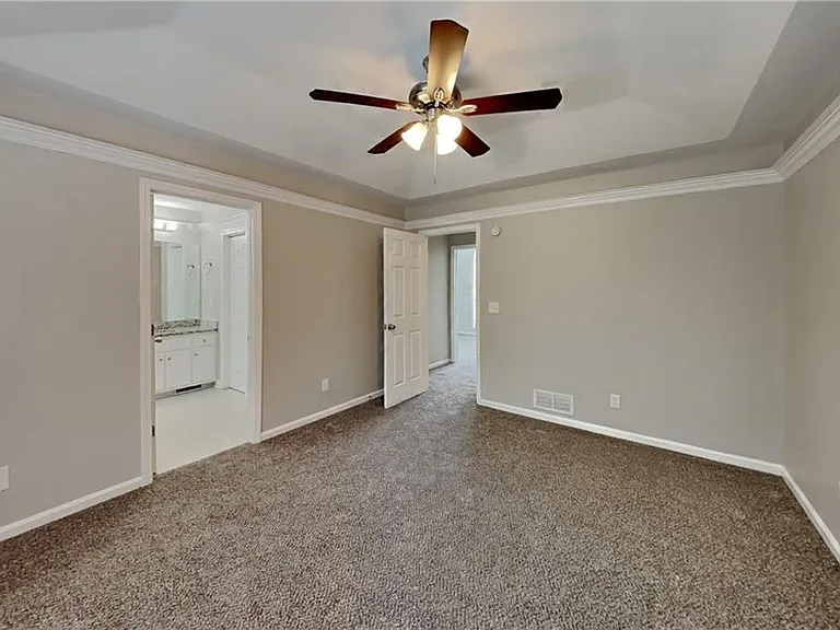 5333 Highpoint Rd — Photo 6