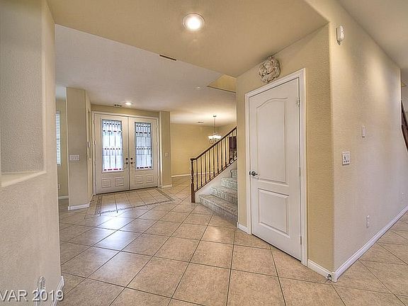 5th image of 690 Kew Gardens Dr