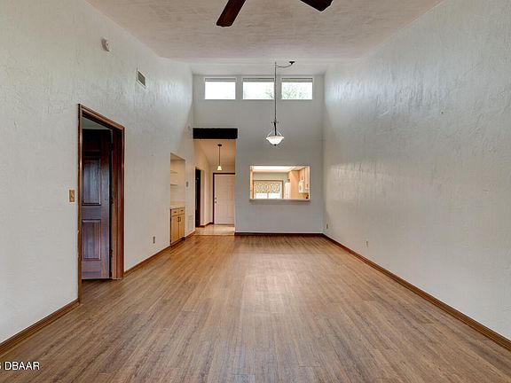 3rd image of 1262 Charter Oaks Cir