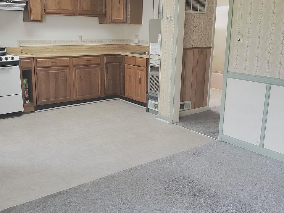 2nd image of 4020 Bay Rd #B