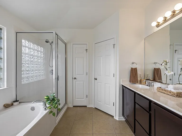 11304 Running Brush Ln — Photo 21