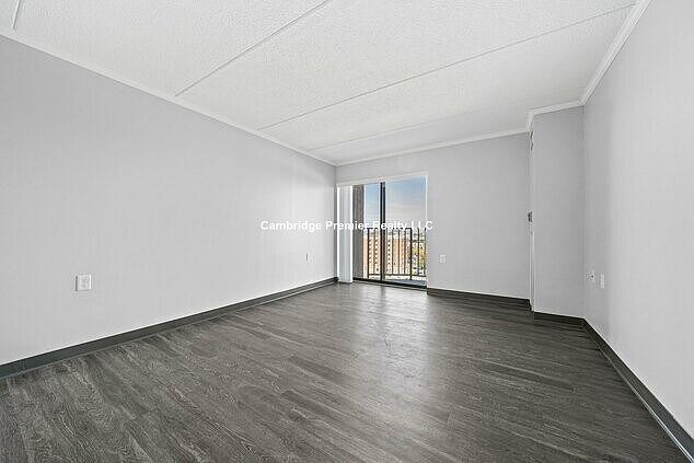 2nd image of 65 Martha Rd APT 2M