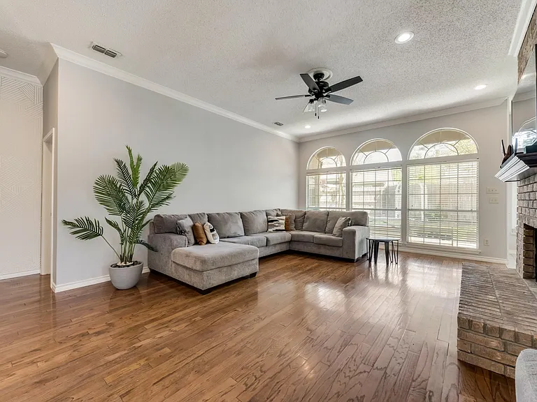 7404 Catlow Ct — Photo 6