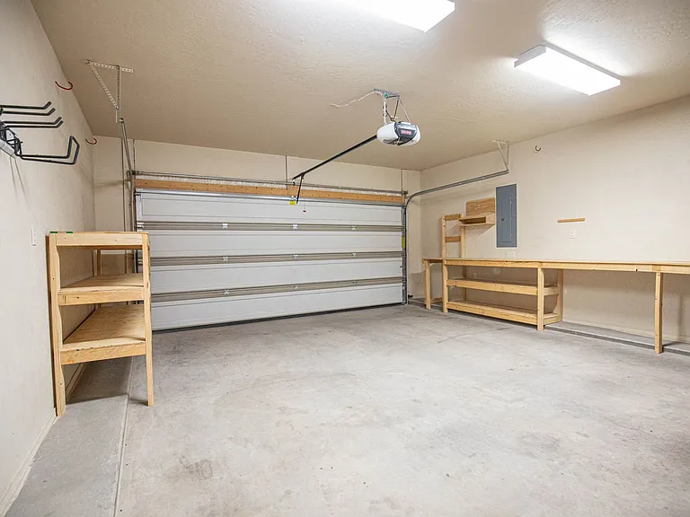 1124 Pajarito Dr — Photo 17