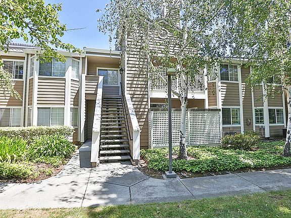 4th image of 5962 Bridgeport Lake Way