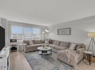 28 Riverside Ave APT 4G, Red Bank, NJ 07701