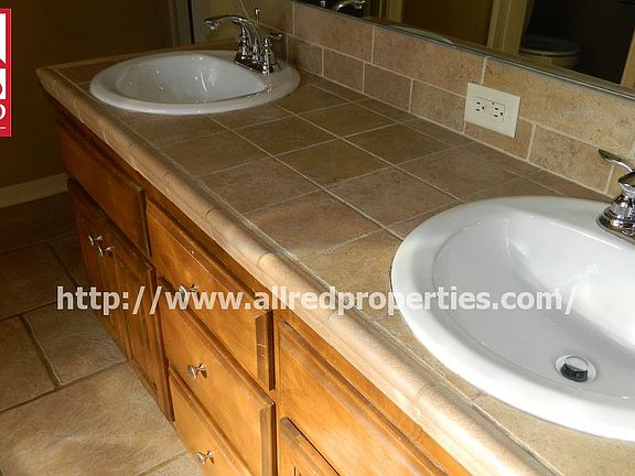 4th image of 2504 N Surtees Pl
