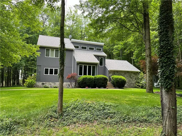 5842 Graffius Ave, Reynoldsville, PA 15851