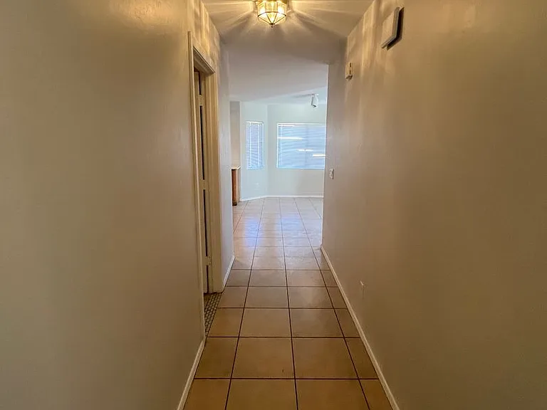 12410 W Pershing St — Photo 7