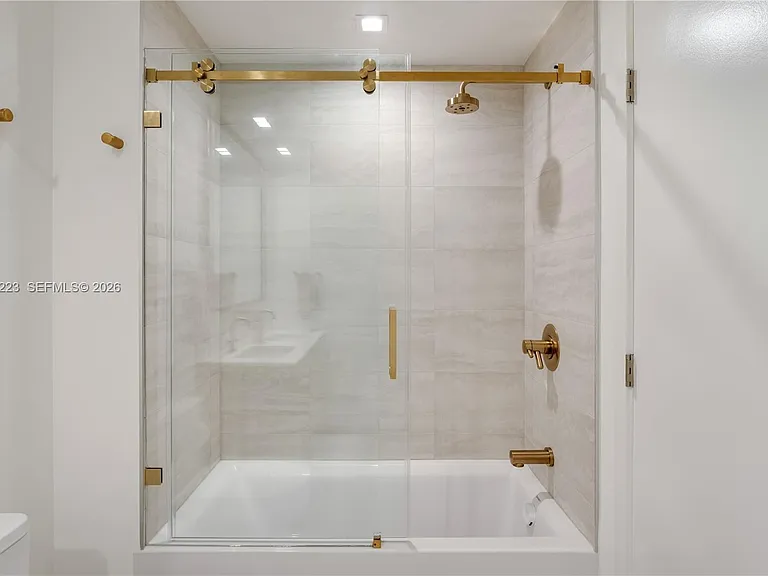 77 SE 5th St #3605 — Photo 10