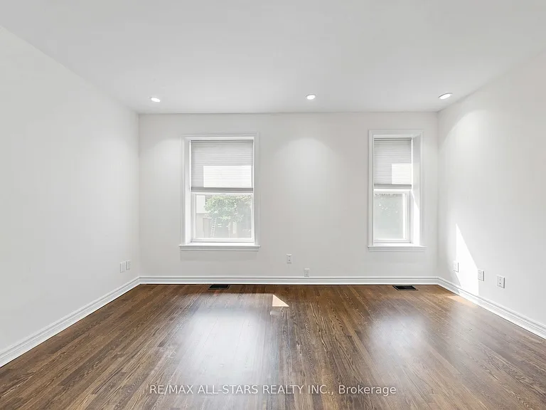 68 Macpherson Ave — Photo 18