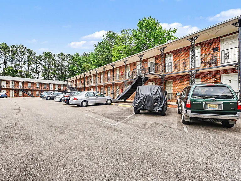 Green Valley Hoover Apartments — Photo 6