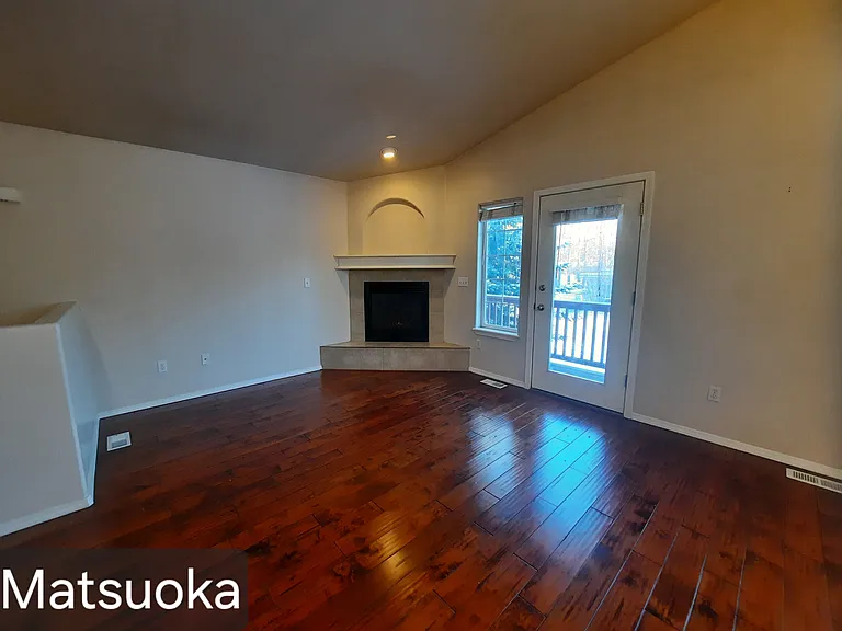 2576 Glacier St — Photo 4