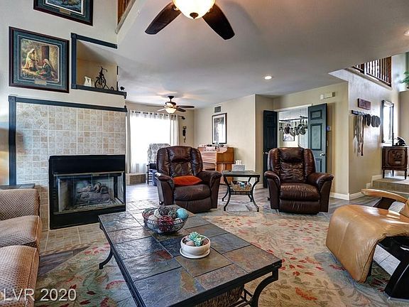 3rd image of 2621 Ironside Dr