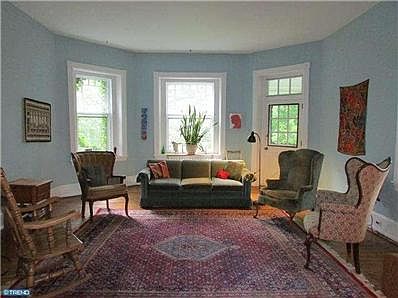 5th image of 210 E Gowen Ave