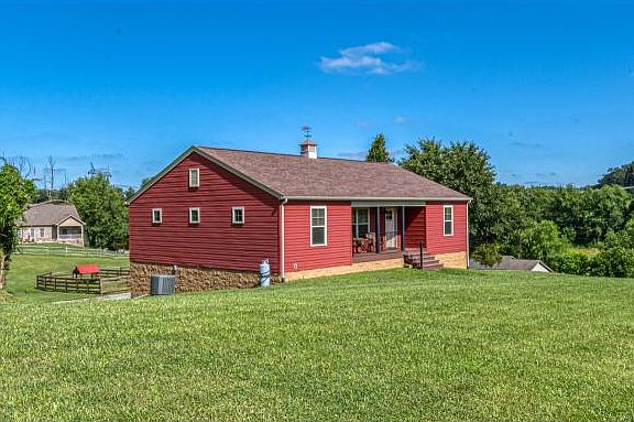 3rd image of 114 Boyd Ln