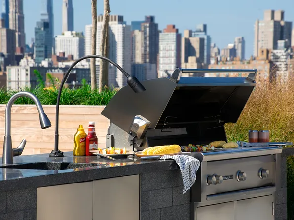 30-77 Vernon Boulevard image 13 of 27