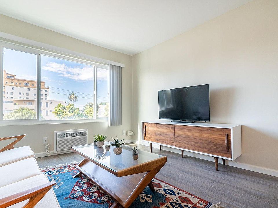 1st image of 1258 N Harvard Blvd APT 1