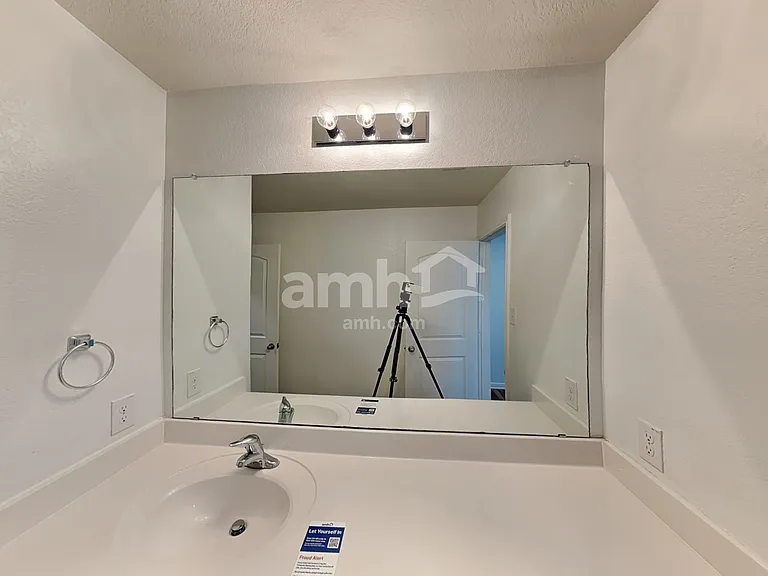 12250 Commander Dr — Photo 15