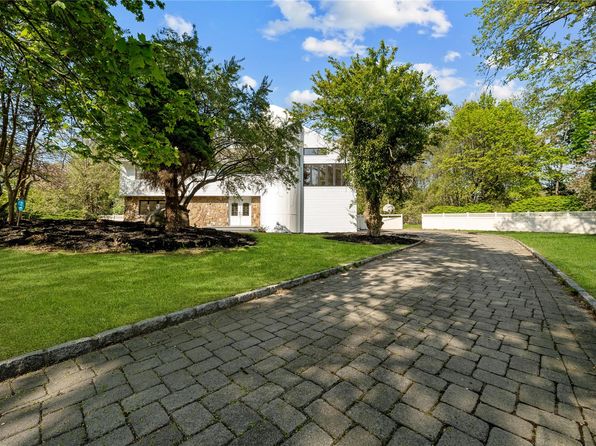 6 Blue Sky Court, Huntington, NY 11743