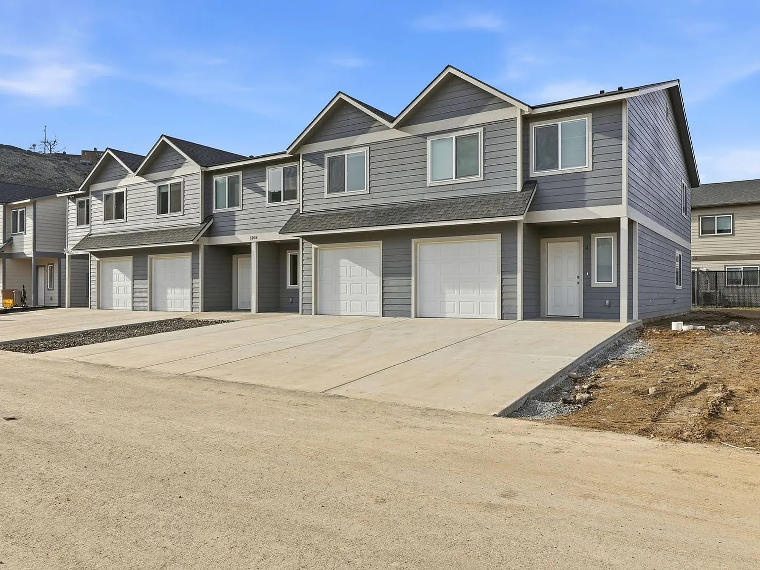 Apple Valley Town Homes — Photo 1